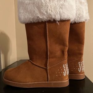 NEW JUICY COUTURE winter boots